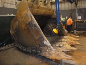 Cat 5130 Bucket Rebuild